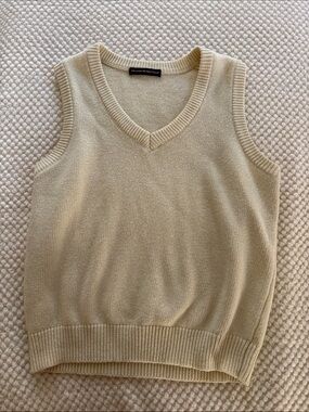 Brandy Melville V-Neck Sweater Vest in Cream